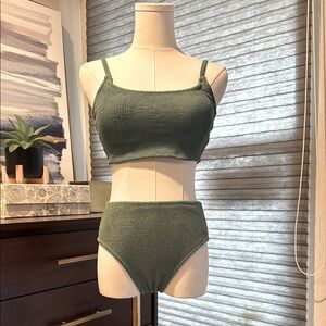 Kona Sol Two Piece Green Ribbed Bathing Suit. Size Small
